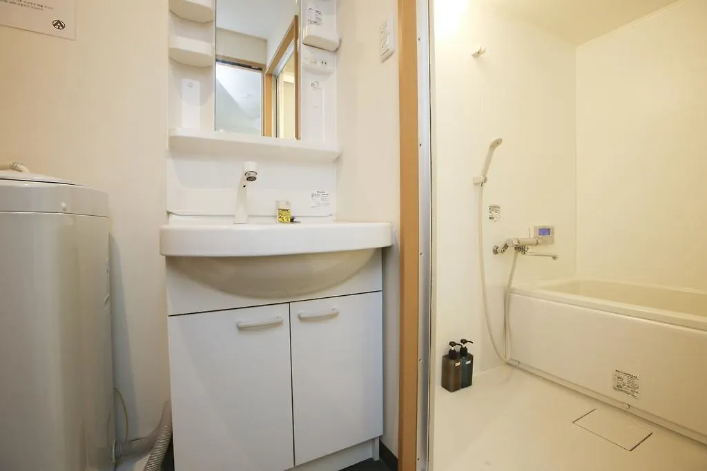 1/3Rd Residence Guest House Yashiki Tokyo 2*,  Japan